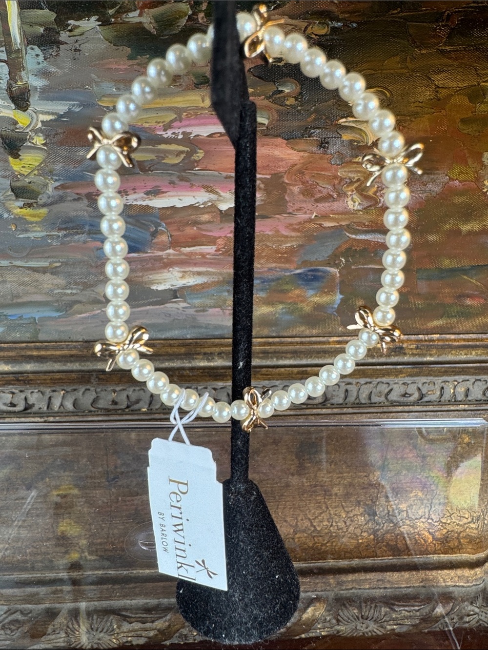 0821-Faux Pearl Stretchy Bracelet with Gold Bow Accents -‎ White